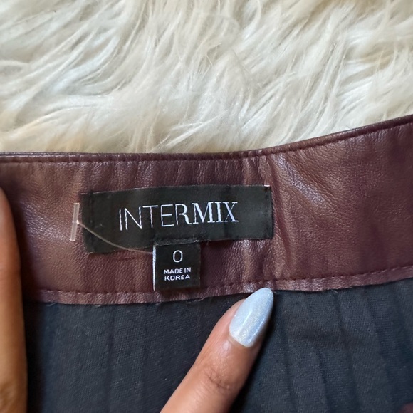 INTERMIX ZURI PLEATED VEGAN LEATHER SKIRT - 0 - Picture 5 of 8